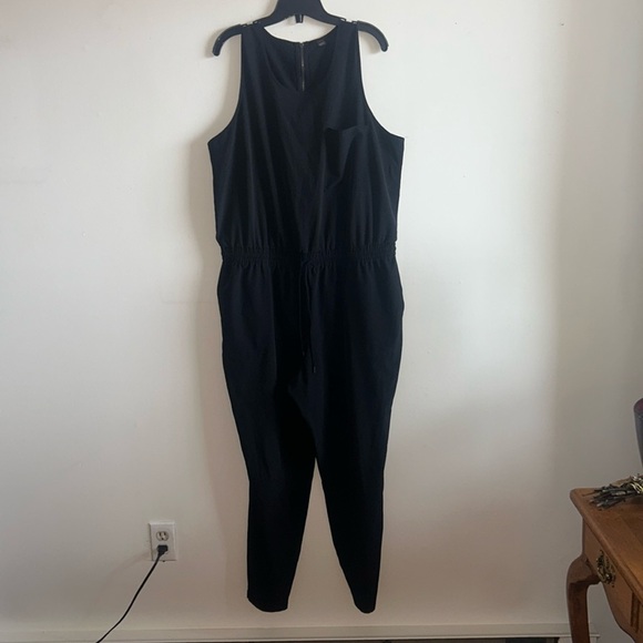 Black jumpsuit - Picture 1 of 2